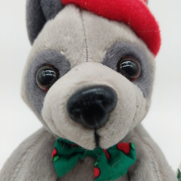 Snowden-Friends Raccoon Stuffed Christmas Plush 1998 Original Tags - Picture 2 of 10